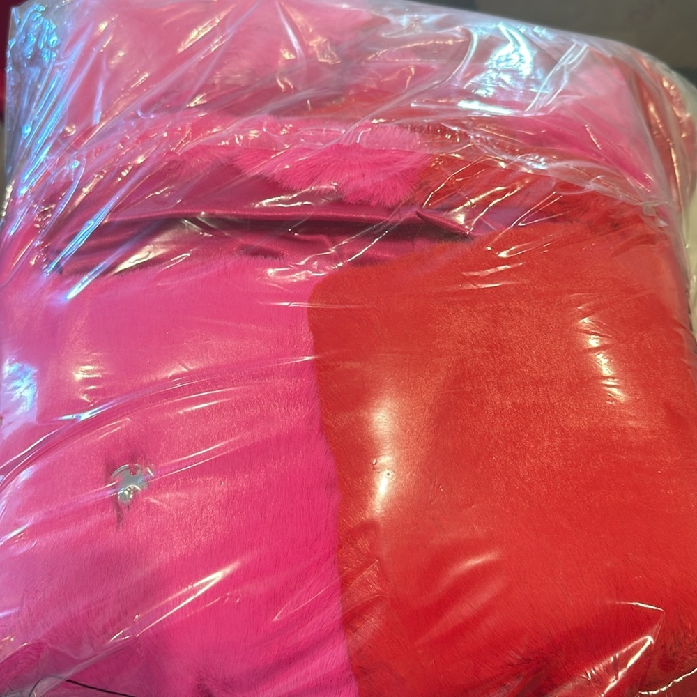 Red Pink Colorblock faux fur coat - Picture 4 of 9
